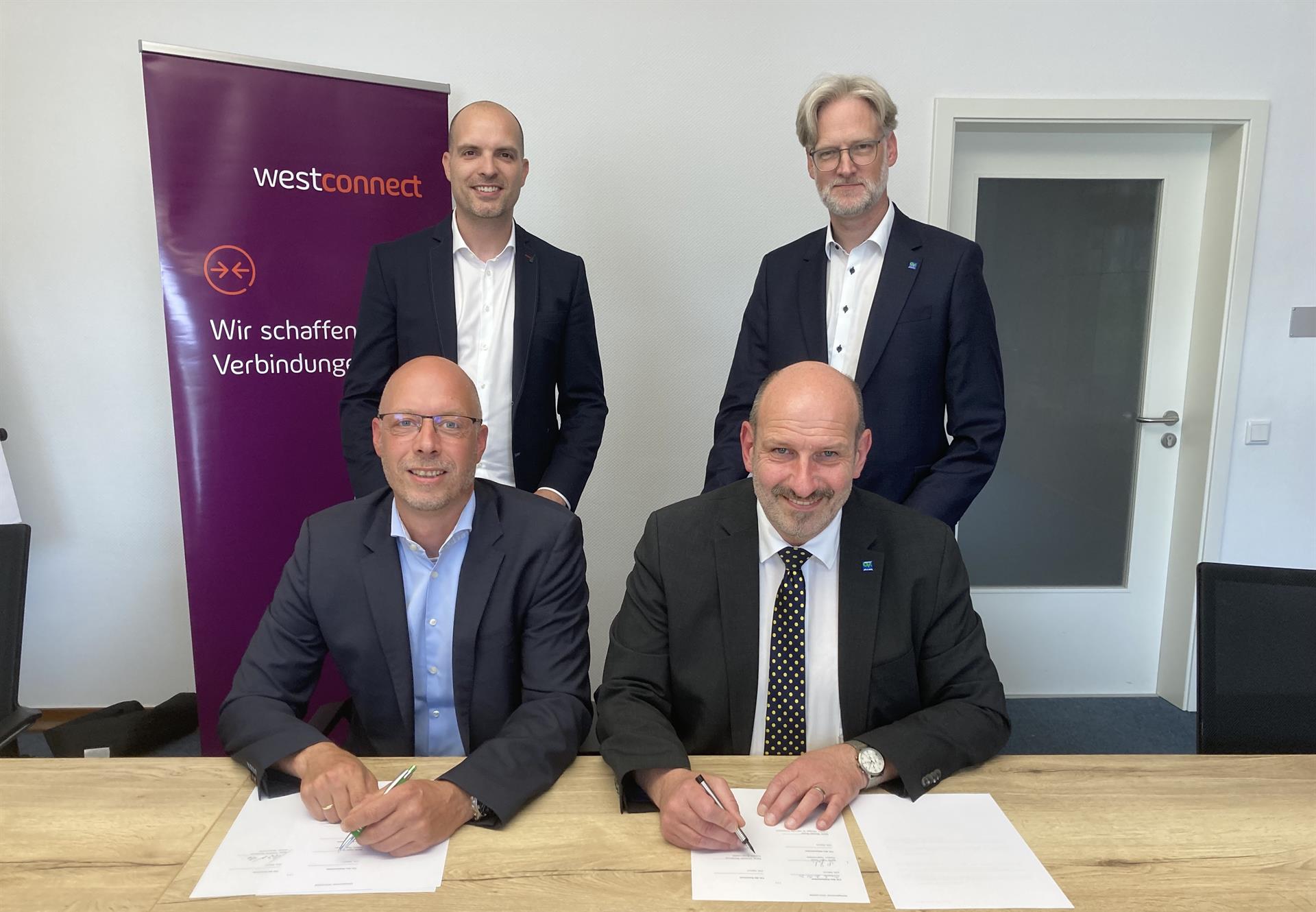 Stadt Overath und Westconnect unterzeichnen Kooperationsvertrag zum Glasfaserausbau